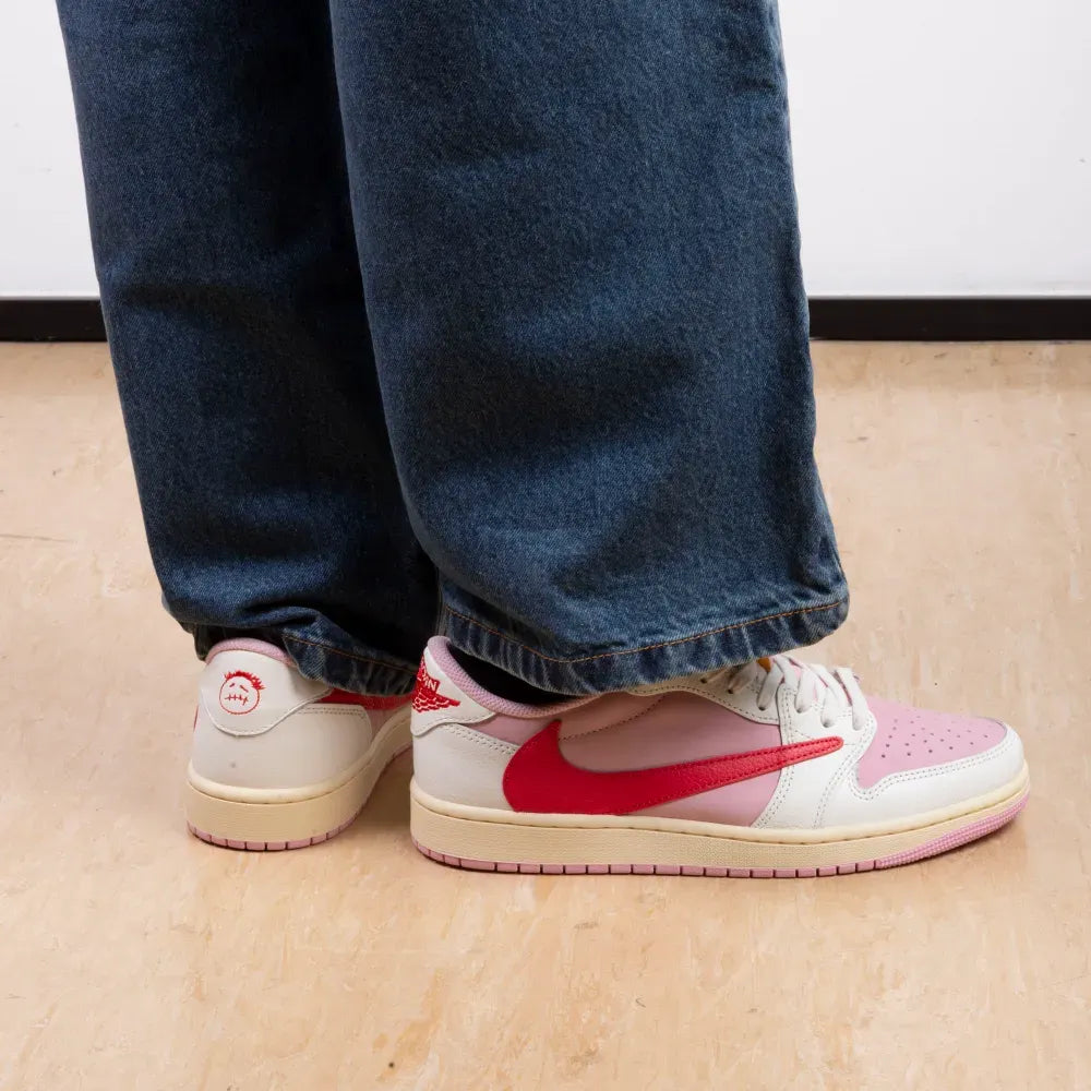 Travis Scott x Air Jordan 1 Low OG SP Sail Tropical Pink