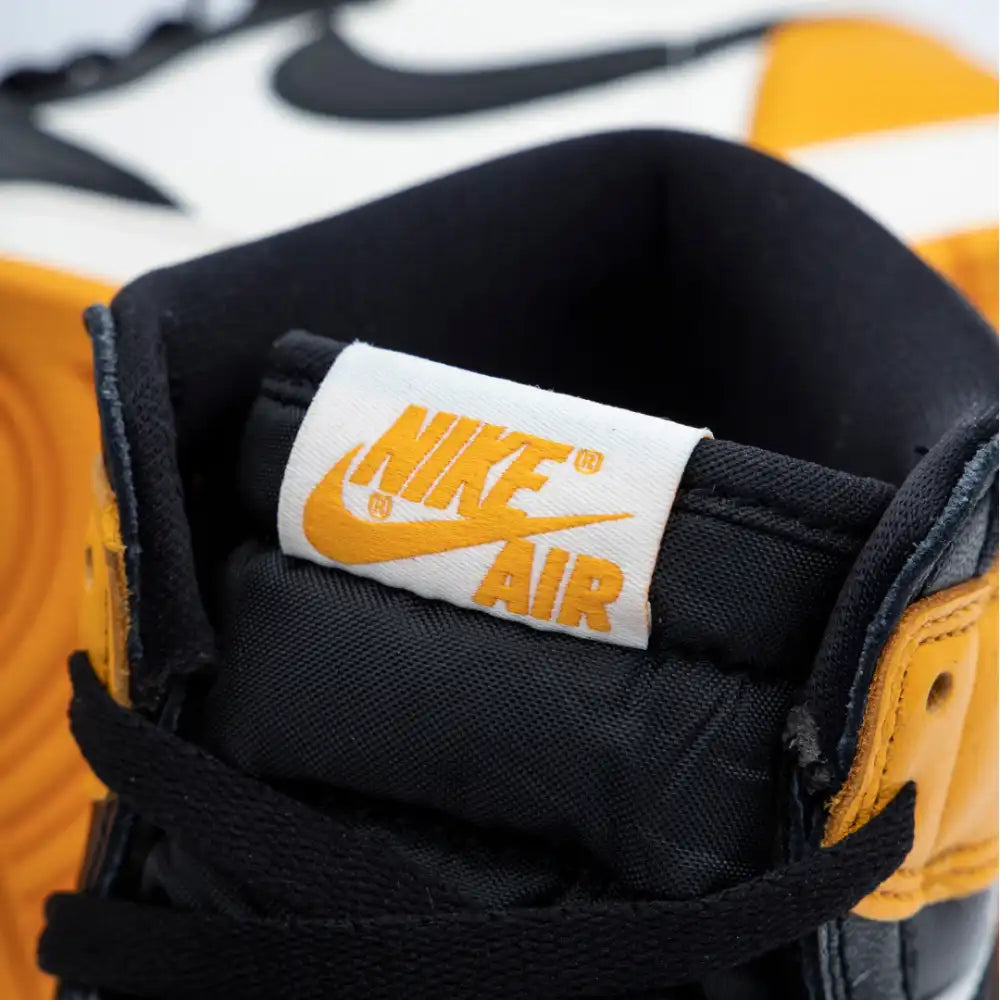 Air Jordan 1 High OG Taxi