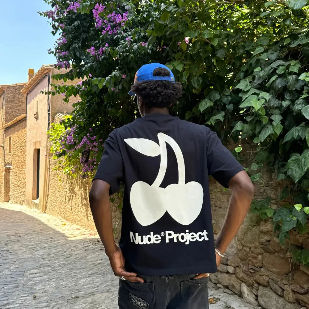 Camiseta Nude Project Cherry Logo Black
