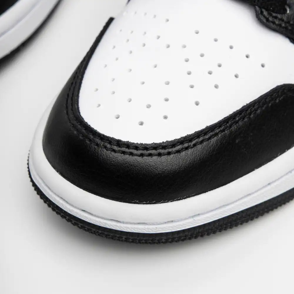 Air Jordan 1 Low Panda (2023)