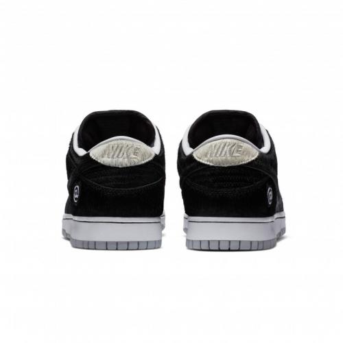 Medicom Toy x Nike SB Dunk Be@rbrick