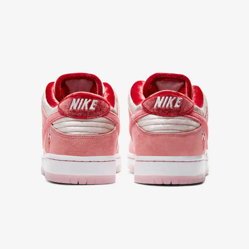 Nike SB Dunk Low Strangelove
