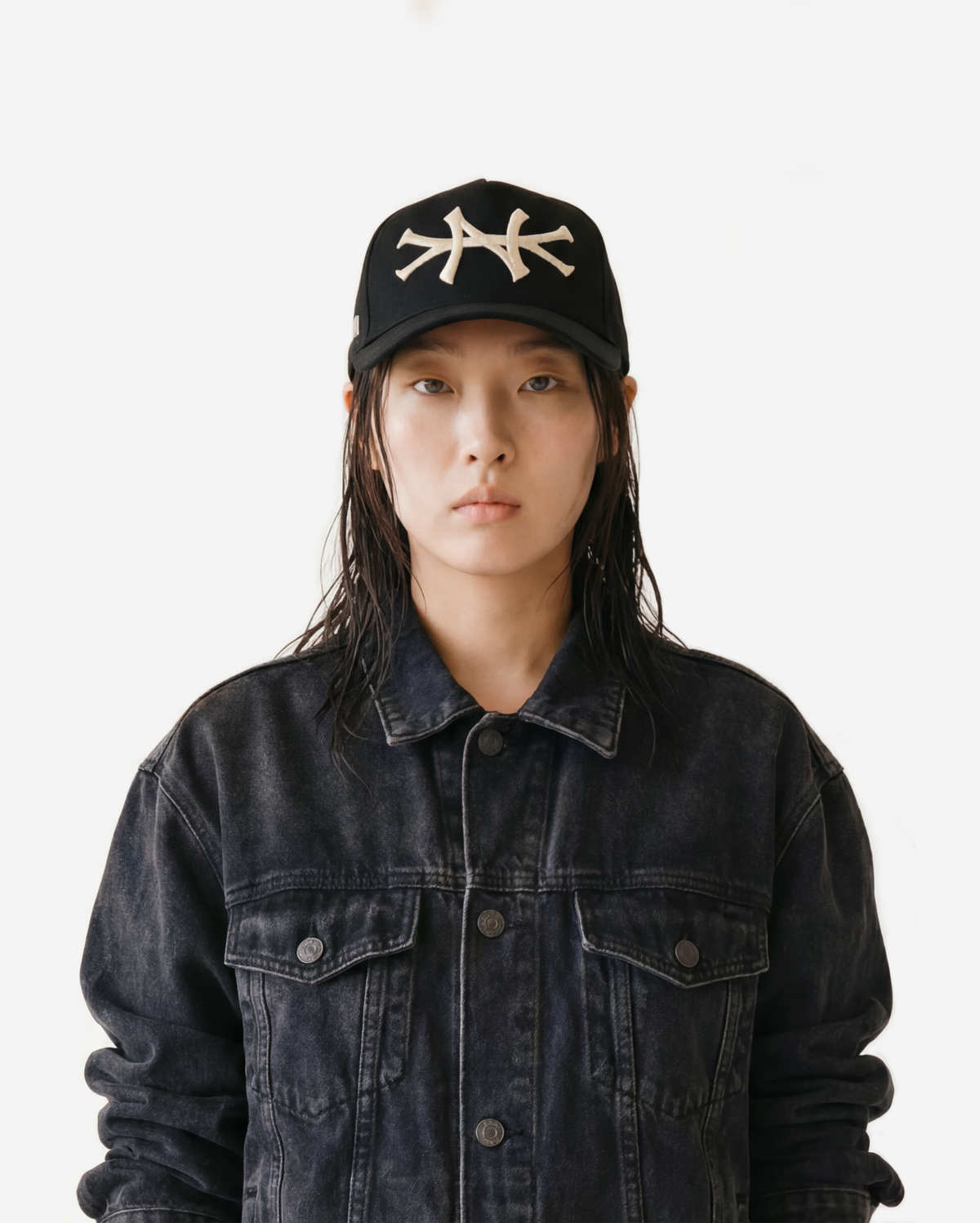 Boné oMA Studios New York Curved Brim (Preto/Creme)